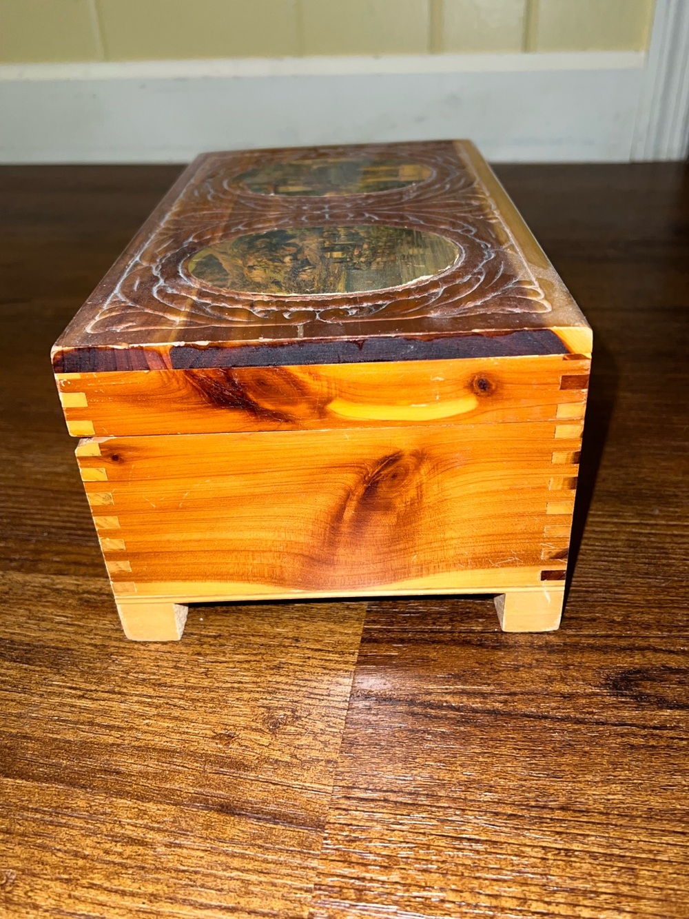 Vintage 1930s Carved Cedar Wood Mediterranean Storage/ Jewelry Box with Mirror - Picture 4 of 11